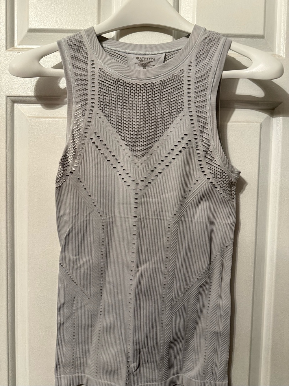 Athleta Seamless Mesh Tank XS Gray Ventilated Performance Top - Picture 3 of 6
